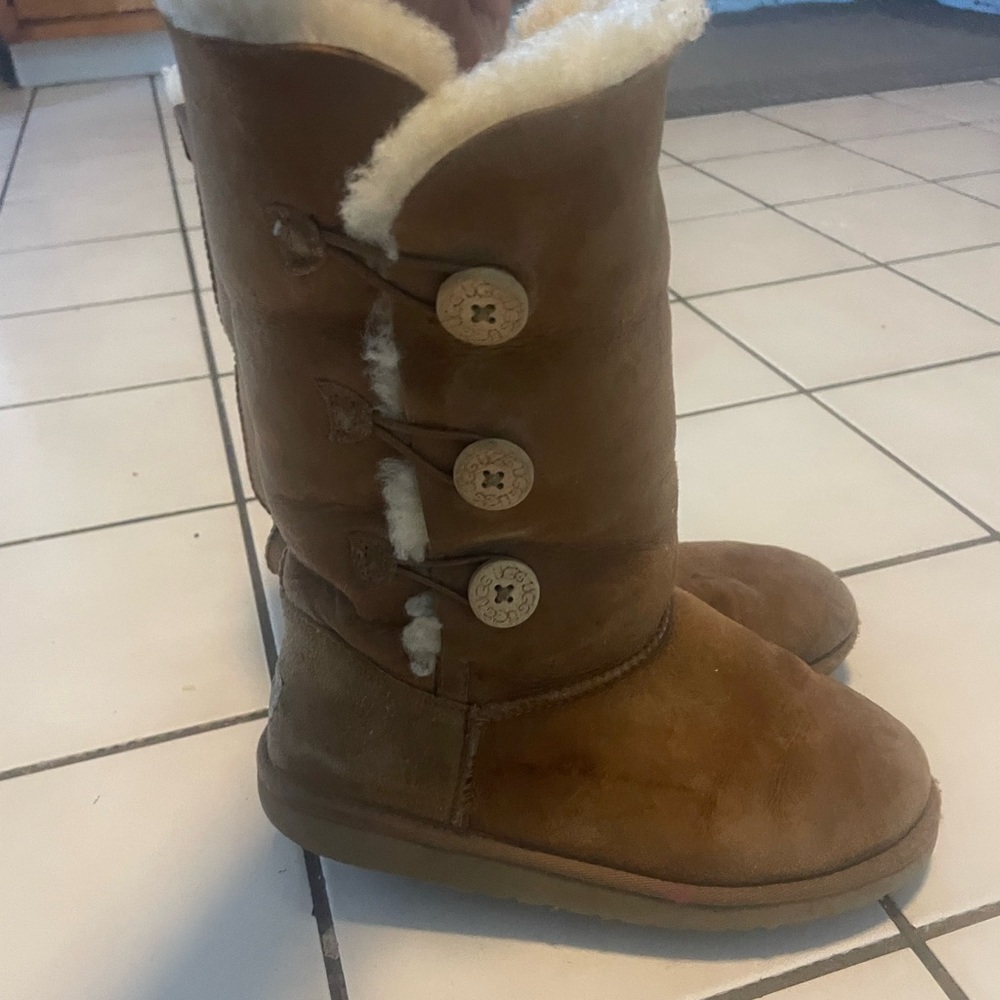 Ugg boots button Bailey womens 5